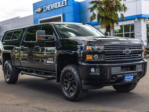 Used 2017 Chevrolet Silverado 3500 LTZ w/ Midnight Edition AWD/4WD image 7