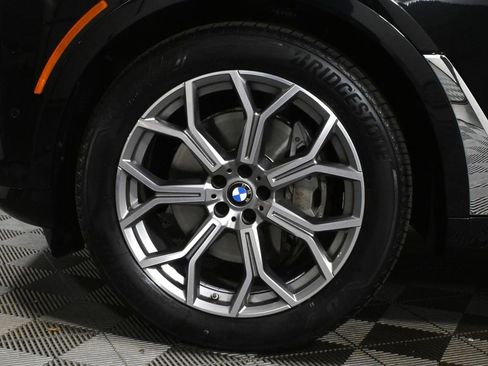 Certified 2024 BMW X7 xDrive40i w/ Premium Package image 12
