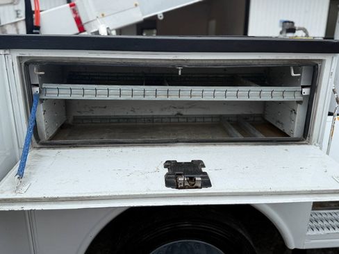Used 2018 Ford F550 4x4 Regular Cab Super Duty image 22