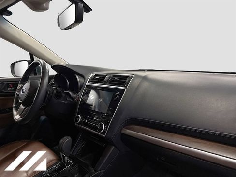 Used 2018 Subaru Outback 2.5i Touring AWD/4WD image 33