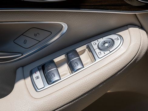 Used 2019 Mercedes-Benz GLC 300 image 15