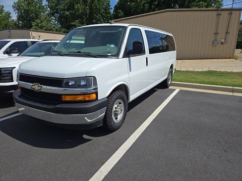 Used 2017 Chevrolet Express 3500 LT w/ LT Preferred Equipment Group RWD image 1
