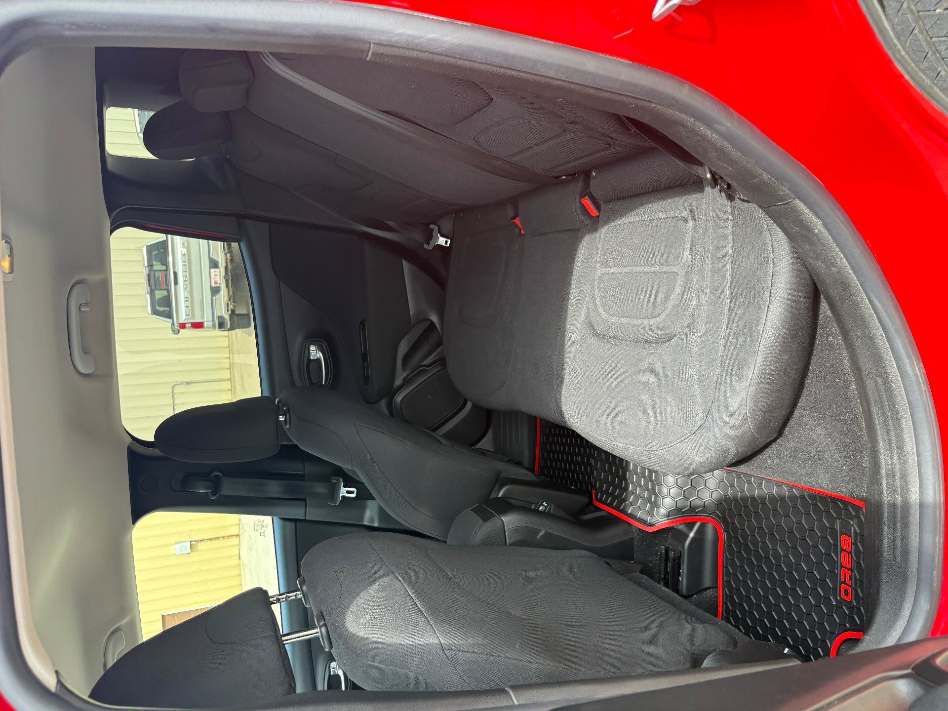 Used 2019 Jeep Renegade Latitude AWD/4WD image 11