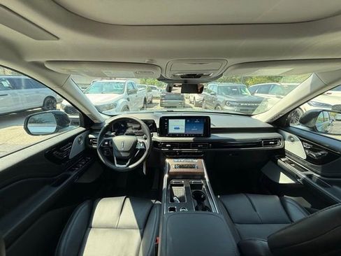 New 2025 Lincoln Aviator Reserve w/ Luxury Package image 8