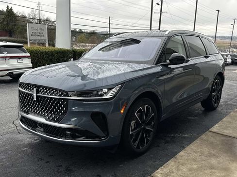 New 2026 Lincoln Nautilus Reserve image 3