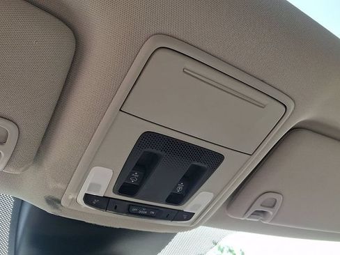 Used 2025 Honda Pilot Touring image 31