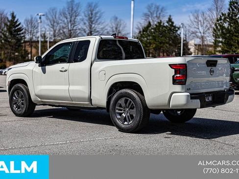 Certified 2025 Nissan Frontier SV RWD image 9
