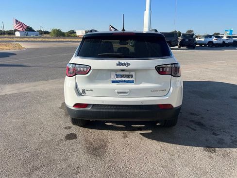 Certified 2025 Jeep Compass Limited AWD/4WD image 3