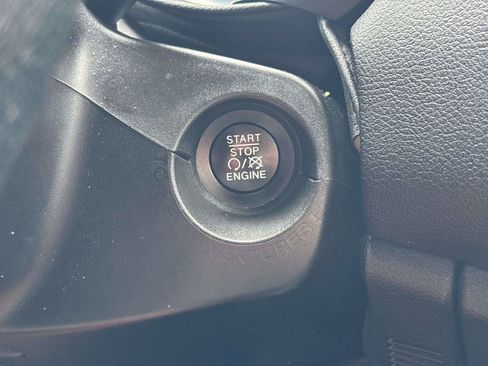 Used 2021 Jeep Renegade Latitude AWD/4WD image 20