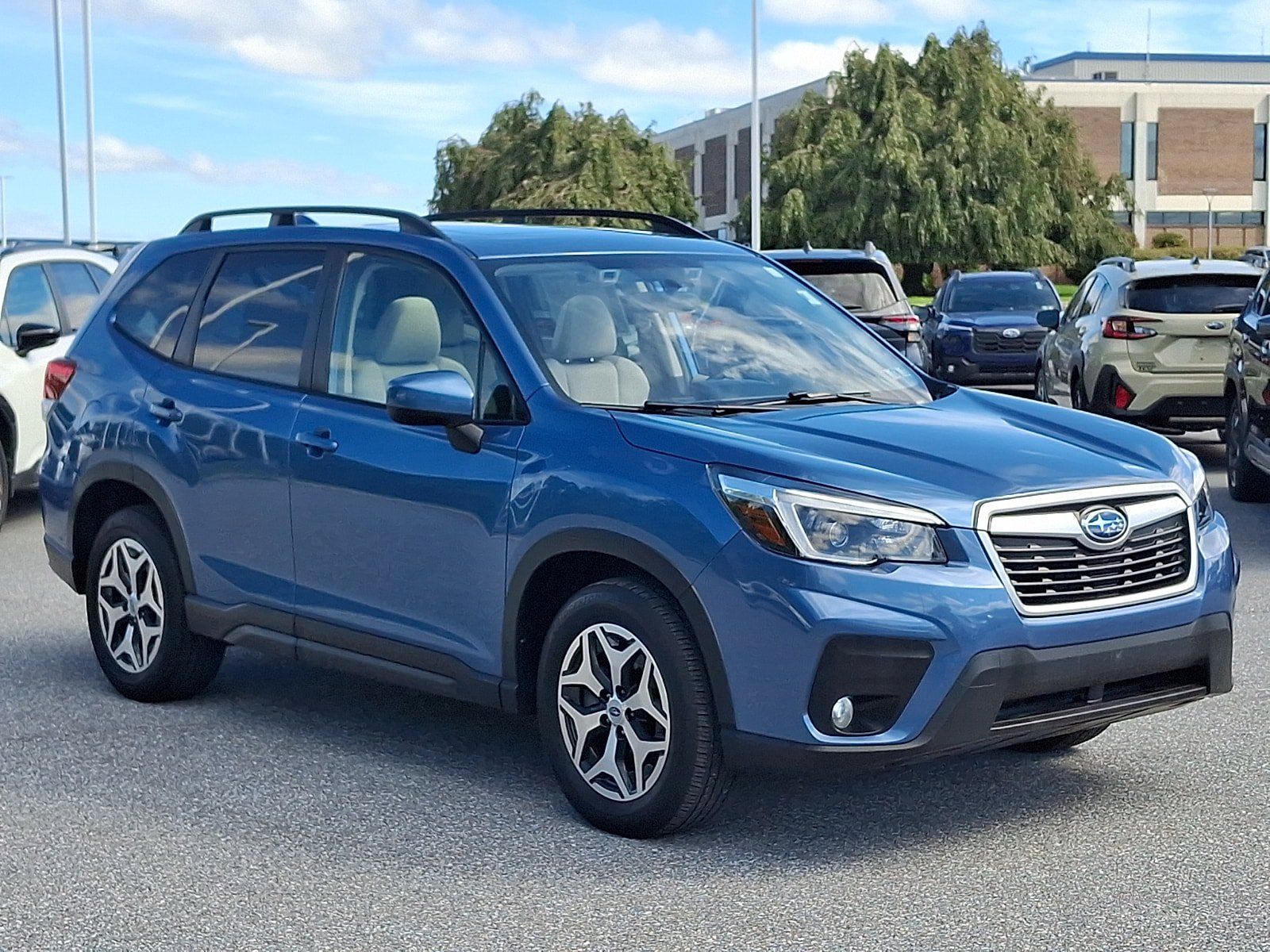 Used 2021 Subaru Forester Premium AWD/4WD image 3