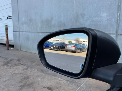 Used 2025 Nissan Sentra S image 17