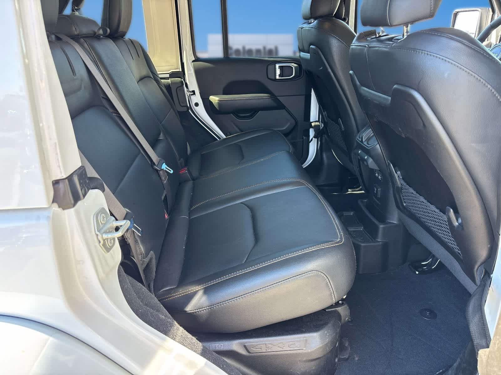 Used 2024 Jeep Wrangler Unlimited Sahara AWD/4WD image 15