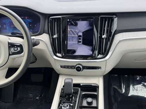 Certified 2025 Volvo S60 B5 Plus AWD/4WD image 14