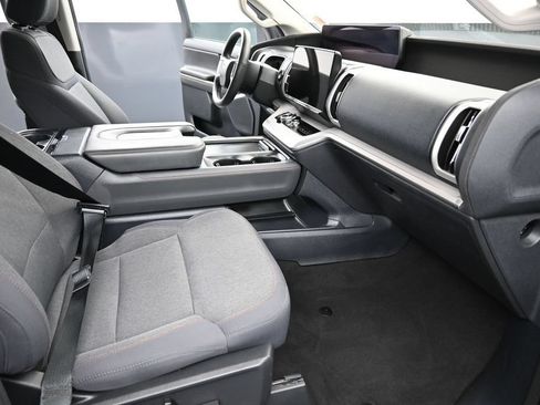 Used 2025 Ford Expedition Active AWD/4WD image 30