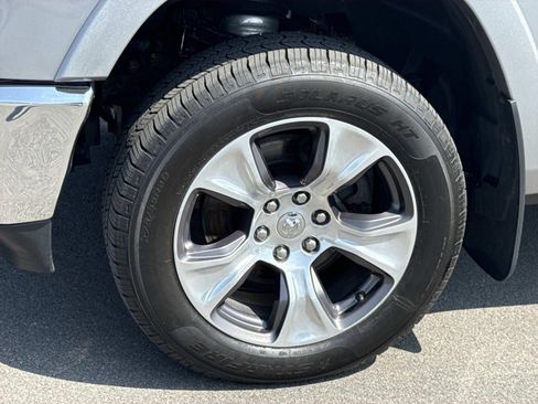 Used 2019 RAM 1500 Laramie AWD/4WD image 7
