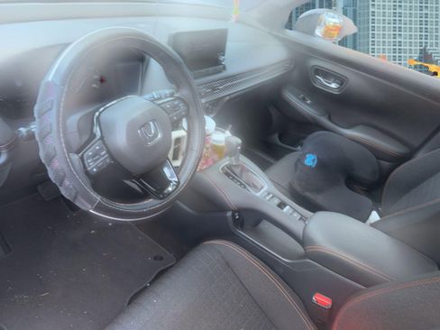Used 2025 Honda HR-V Sport image 11