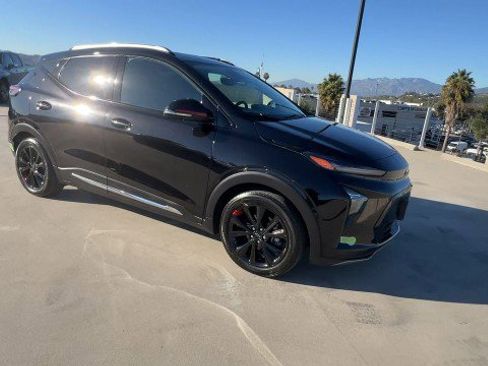 Used 2023 Chevrolet Bolt EUV Premier w/ Sun & Sound Package image 2
