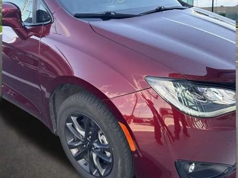 Used 2020 Chrysler Pacifica Touring-L w/ Advanced Safetytec Group AWD/4WD image 19
