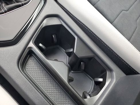 New 2026 Volkswagen Taos SE FWD image 27