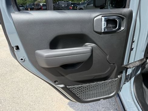 New 2025 Jeep Gladiator Willys image 16