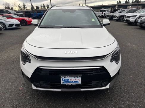 Certified 2023 Kia Niro SX image 2