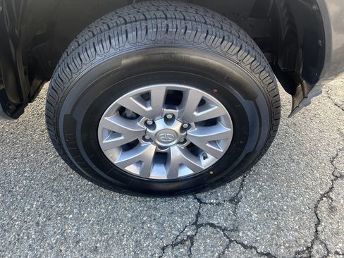 Used 2018 Toyota Tacoma SR5 image 13