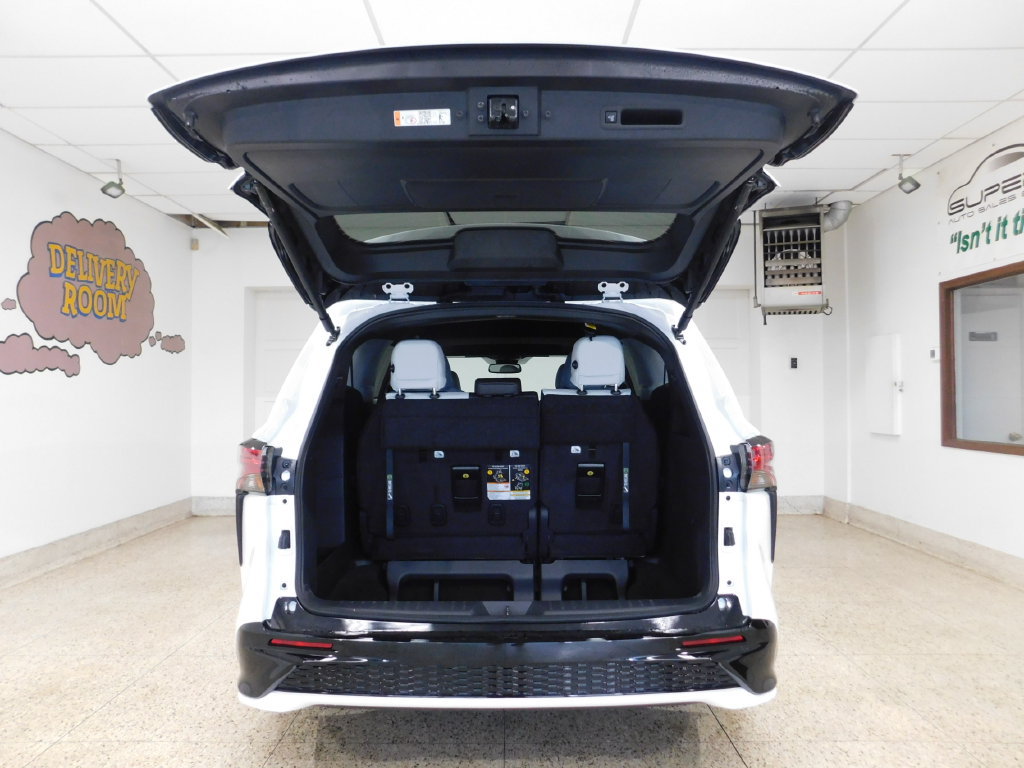 Used 2026 Toyota Sienna XSE AWD/4WD image 56