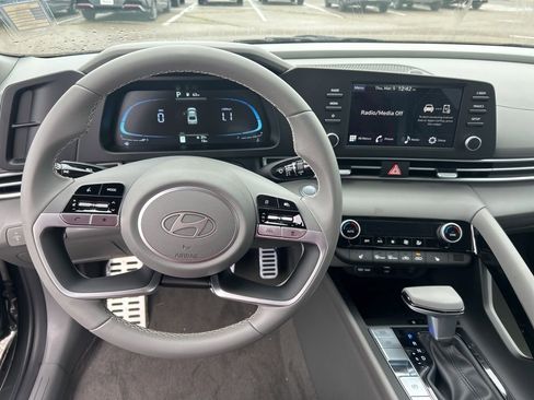 New 2026 Hyundai Elantra SEL Sport FWD image 14