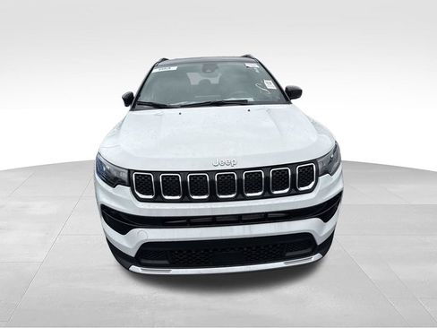 Used 2023 Jeep Compass Limited AWD/4WD image 7