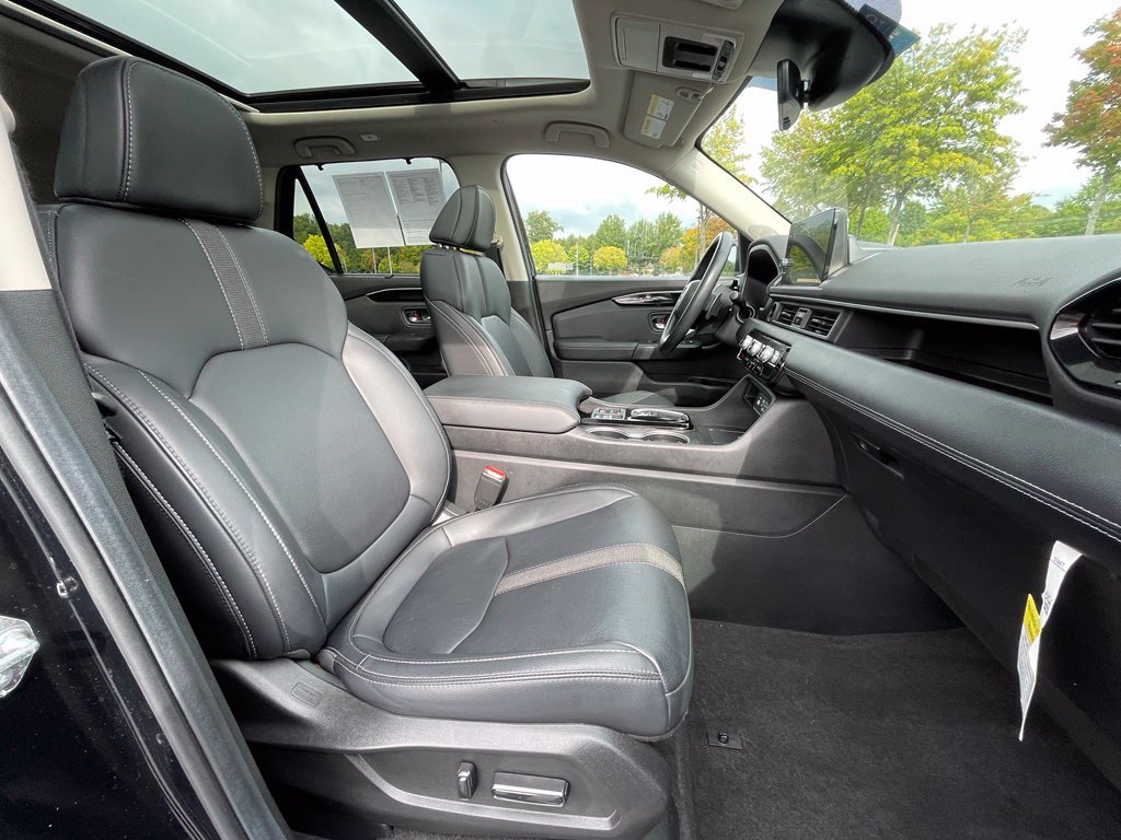Certified 2025 Honda Pilot Touring image 32