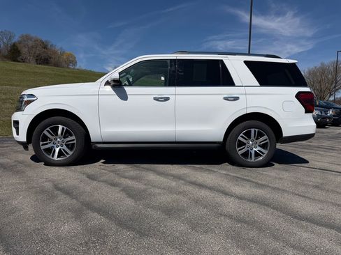 Used 2024 Ford Expedition Limited AWD/4WD image 14