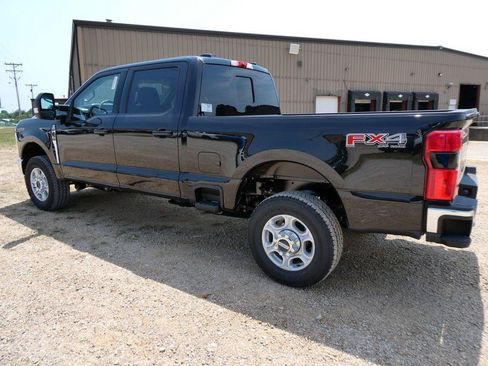 New 2026 Ford F250 XLT w/ XLT Premium Package AWD/4WD image 9