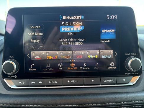 Used 2023 Nissan Rogue SV image 17