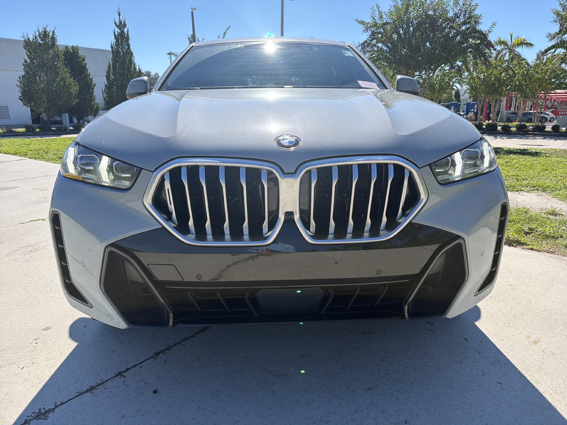 Used 2024 BMW X6 xDrive40i w/ Premium Package AWD/4WD image 2