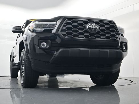 Used 2023 Toyota Tacoma TRD Sport AWD/4WD image 43