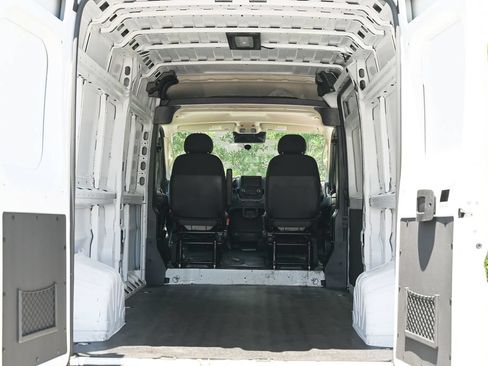 Used 2023 RAM ProMaster 2500 FWD image 10