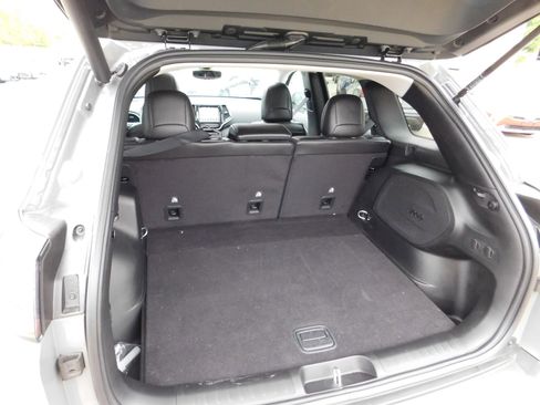 Used 2019 Jeep Cherokee Limited AWD/4WD image 7