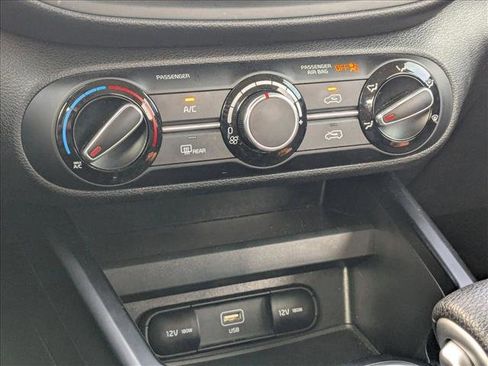 Used 2024 Kia Soul FWD image 15