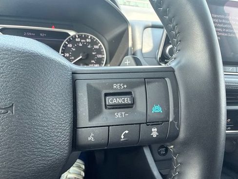 Used 2025 Nissan Rogue SV FWD image 28