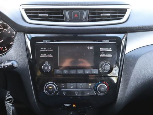 Used 2015 Nissan Rogue S AWD/4WD image 33