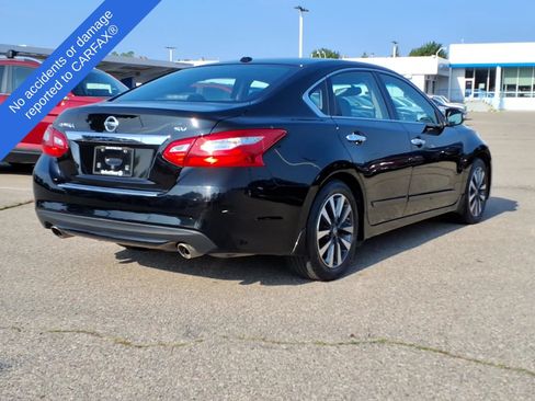 Used 2017 Nissan Altima 2.5 SV w/ Convenience Package FWD image 8