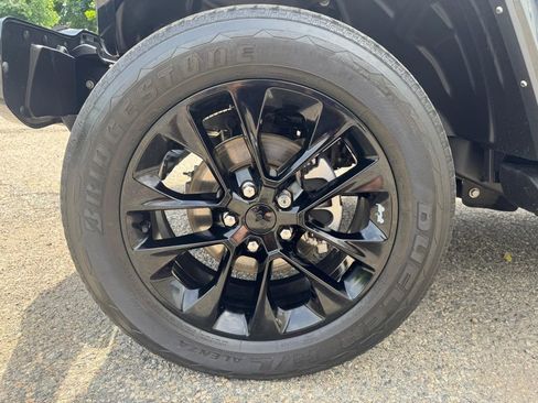 Used 2022 Jeep Wrangler Unlimited Sahara AWD/4WD image 10