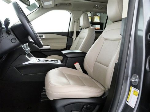 Certified 2023 Ford Explorer Limited w/ Equipment Group 301A image 17