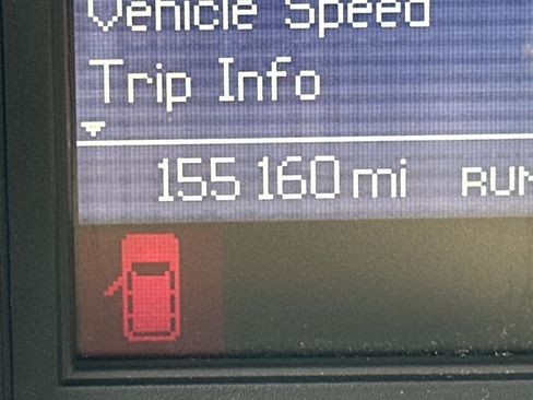 Used 2015 Chrysler Town & Country Touring FWD image 25