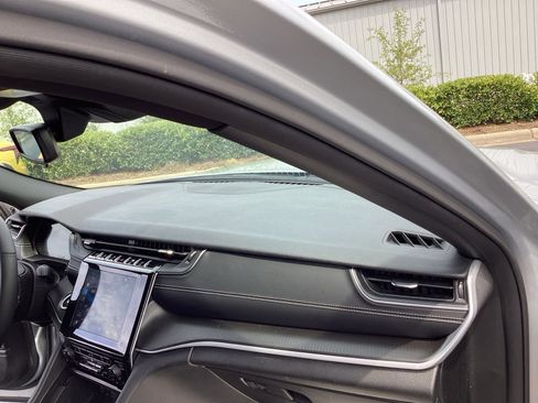 Used 2024 Jeep Grand Cherokee L Laredo image 17