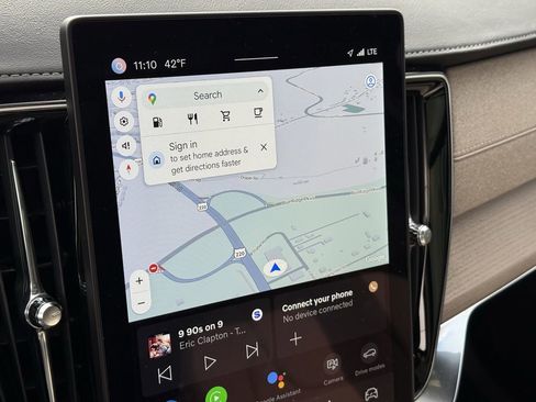 Certified 2025 Volvo XC90 B5 Plus image 25