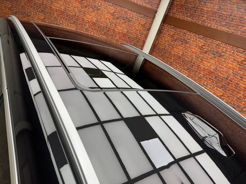 Used 2025 BMW X1 xDrive28i w/ Technology Package image 25