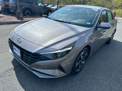 Used 2023 Hyundai Elantra SEL w/ Convenience Package