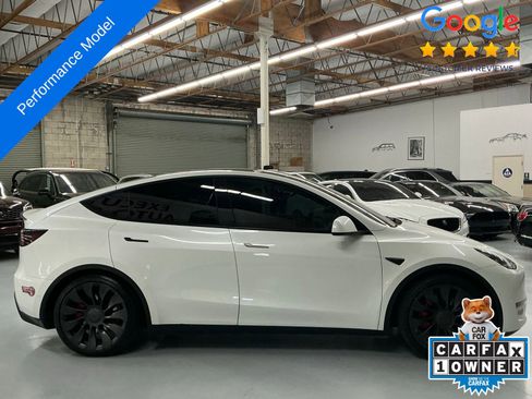 Used 2022 Tesla Model Y Performance image 6