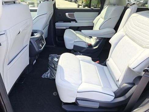 New 2026 Ford Expedition Platinum w/ Platinum Ultimate Package AWD/4WD image 13